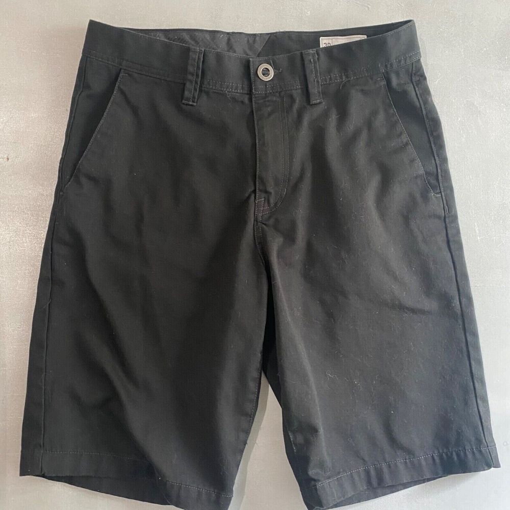 Volcom Shorts mens 30 x 11 black casual skater‎ Bermuda